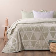 بطانية شتوية بنقشة مثلثات