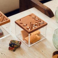 01 - علبه كوادرا خشب أرو طبيعي