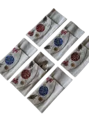 طقم أغطية أدوات المائدة بزخارف احتفالية