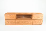 وحدة تلفزيون كيلي مع رف مفتوح وأدراج من الخشب الطبيعي