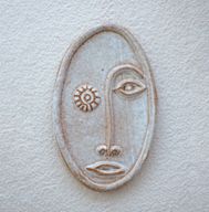 صحن علي شكل وجه