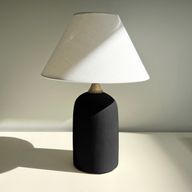 Éclat Table Lamp In Black