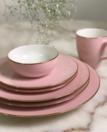 مجموعة أدوات المائدة