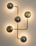 إضاءة الحائط