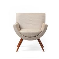 كرسي يو تشير بجسم منجد وأرجل خشبية