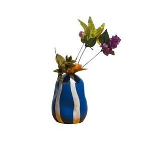 Onde Há Amor Pottery Vase