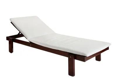 Classic Chaise Longue With Mat & Wooden Base