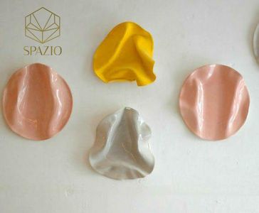 معلقه حائط