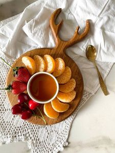 لواح تقطيع وتقديم الطعام شكل قرون الرنة