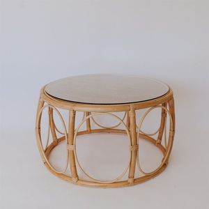 طاولة خارجية من البامبو الطبيعي