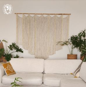 معلقة مكرمية مع احجار خشب