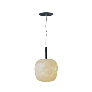 وحده اضاءه القمر اسود صغيره