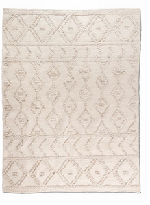 سجادة سيرين من القطن والصوف – تصميم هندسي مطرز بنقوش ألماسية