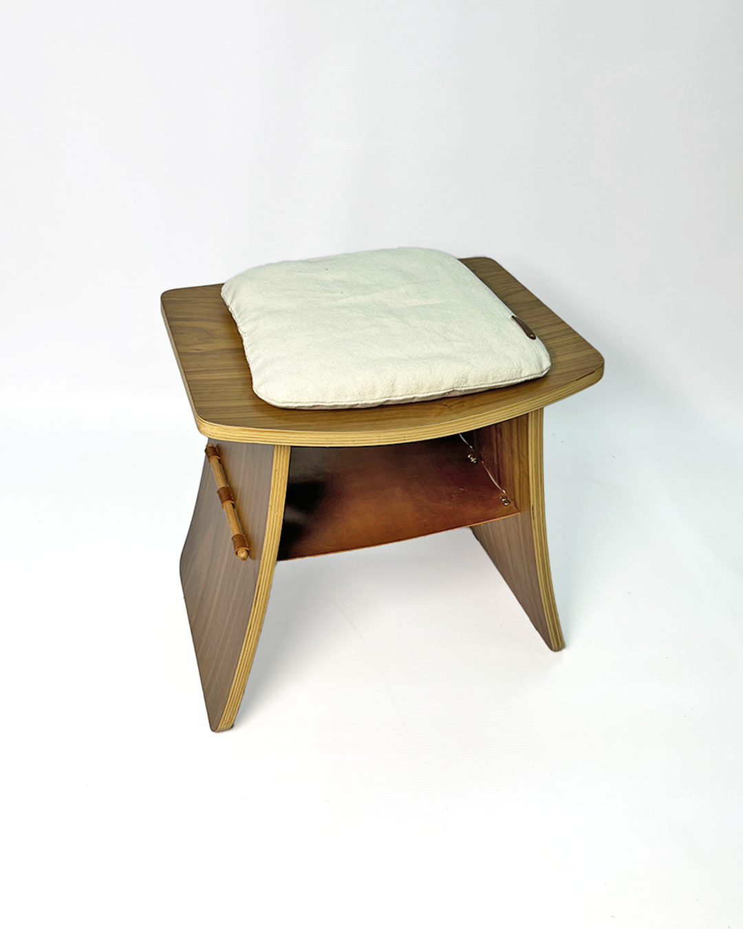 Al Nakhal Stool