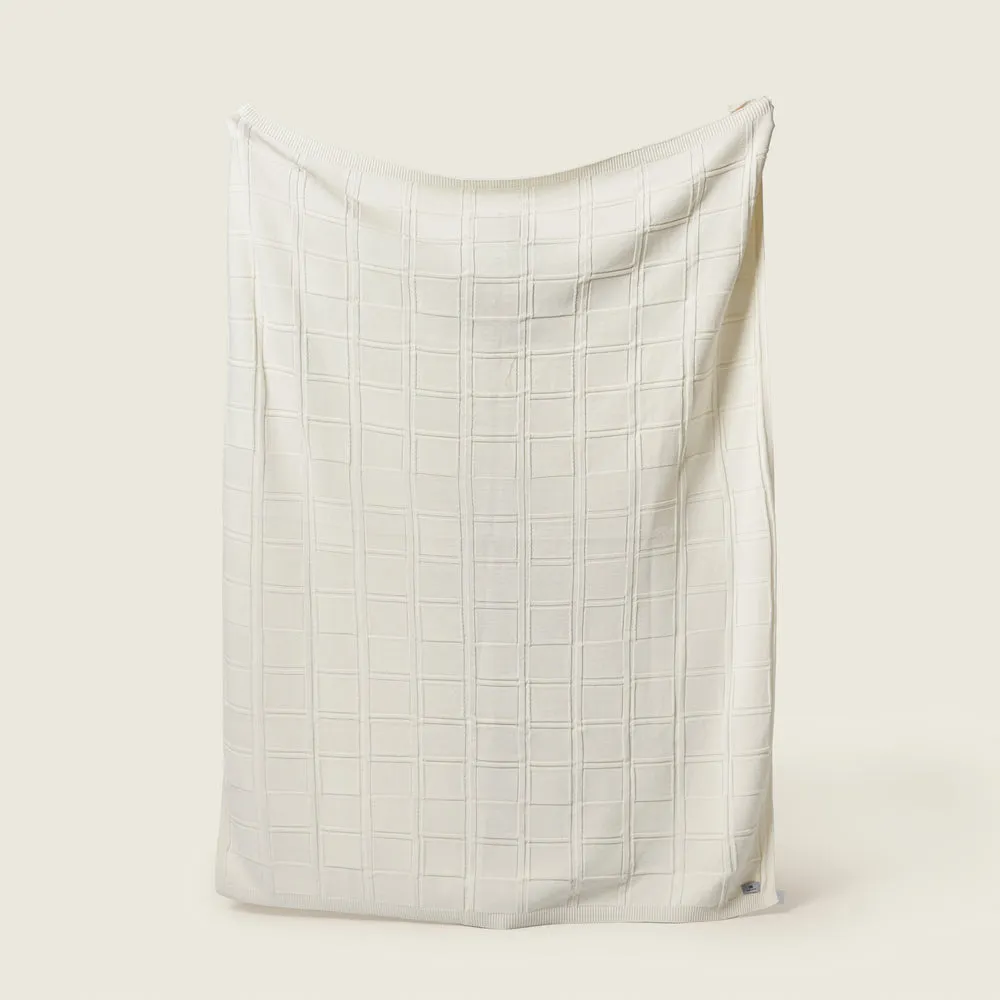 Huggy - Knitted Throw 2