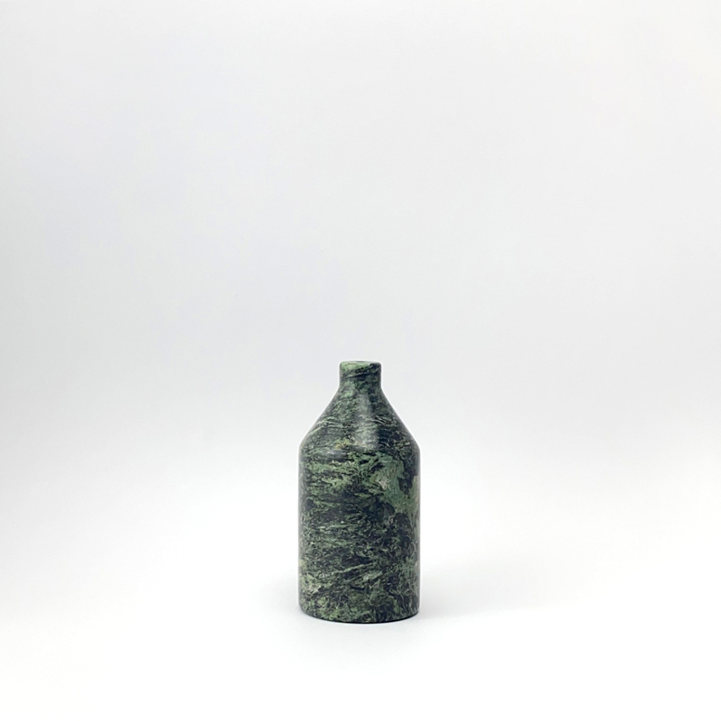 فازة رخاميم بعنق قصير صغيرة