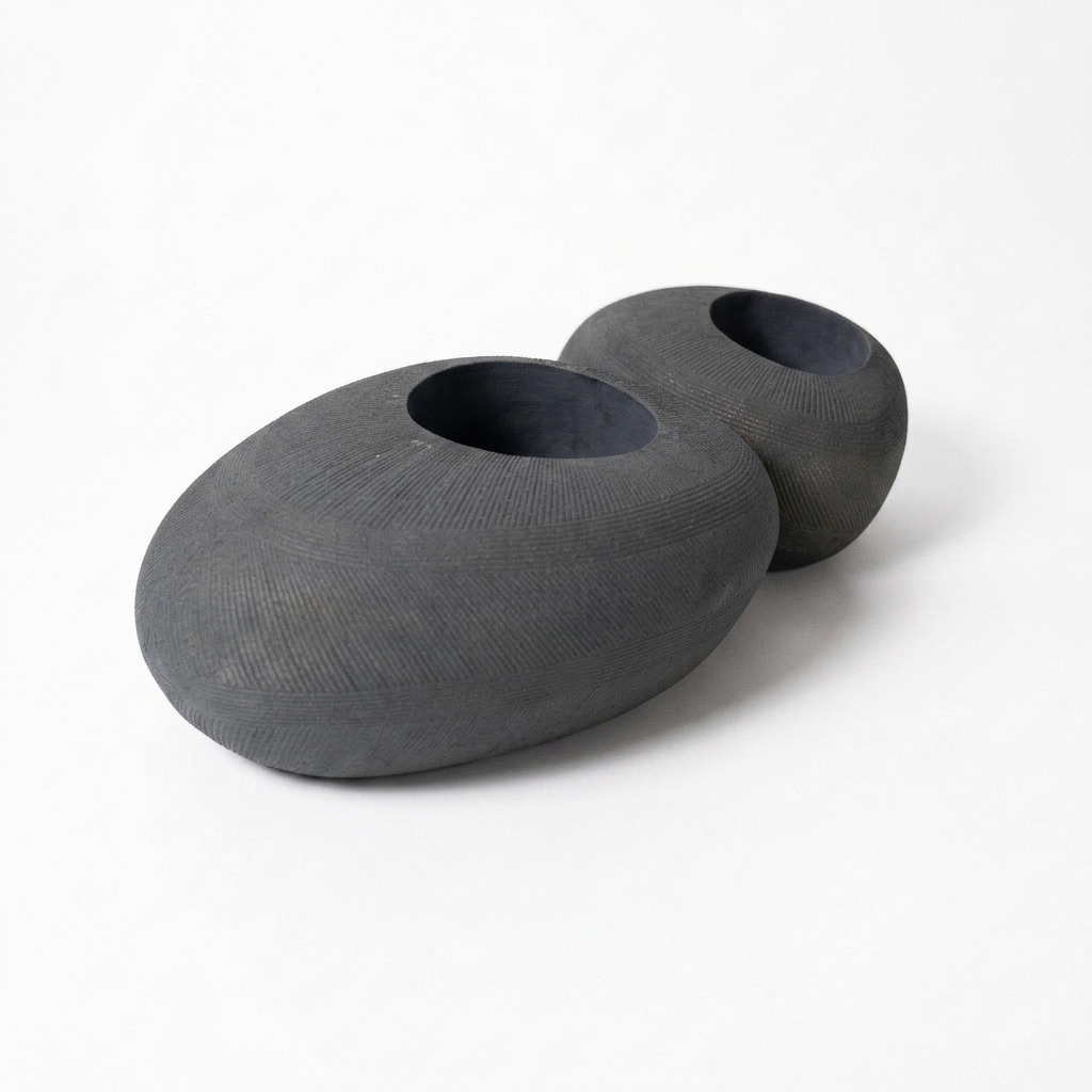 Nero Pebble Plant Pot