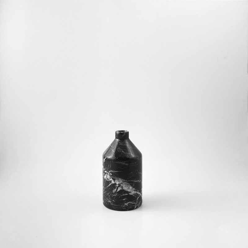 فازة رخاميم بعنق قصير صغيرة