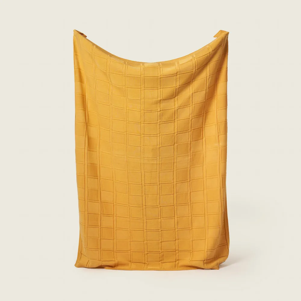 Huggy - Knitted Throw 1