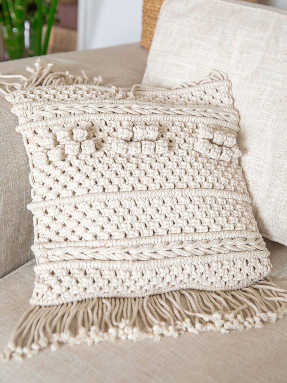 Dots Woven Cushion 1