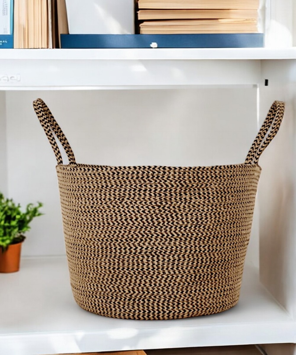 Tida Throw and Laundry Basket 2