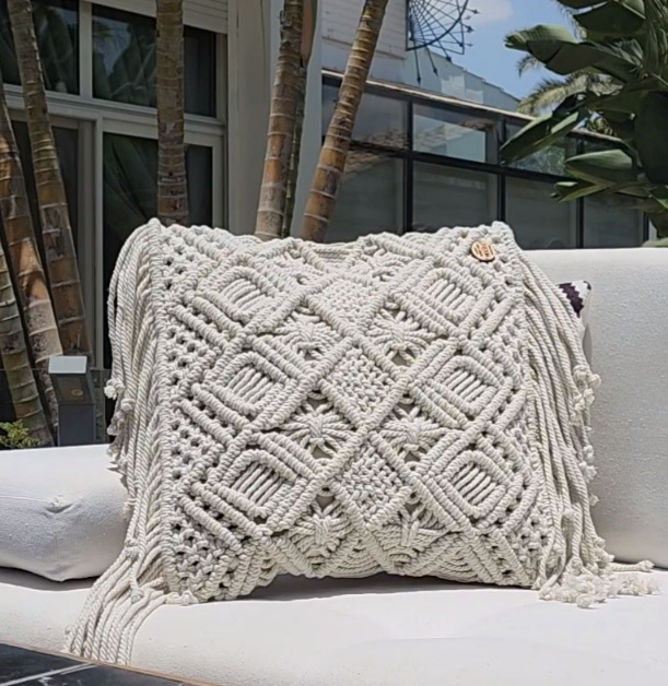 Details Cushion 0