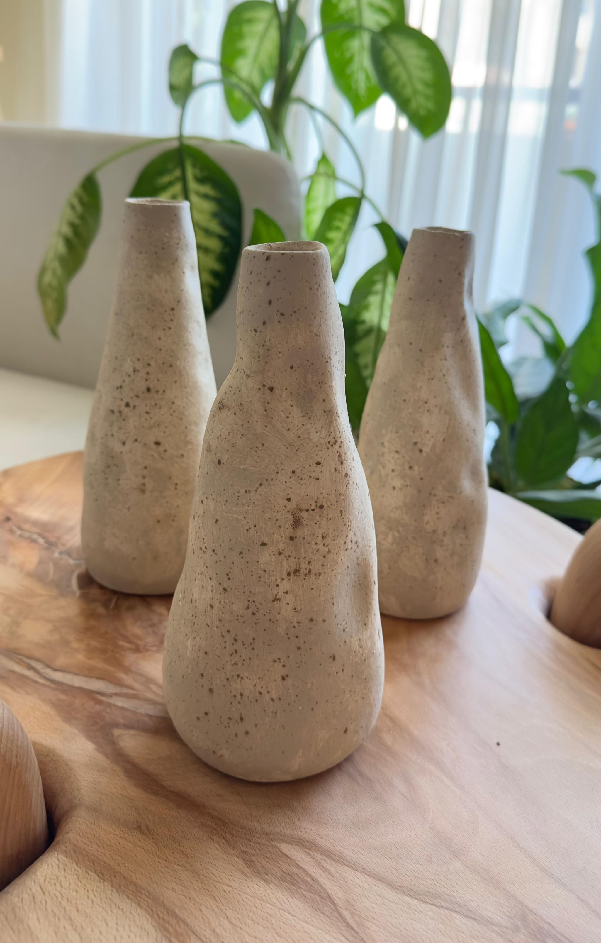 Asymmetric vase 0