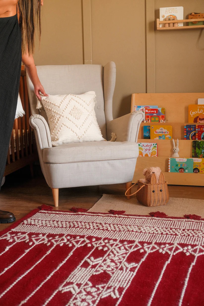 Marrakesh Kilim Rug – Rich Burgundy Elegance with Handwoven Tassels 5