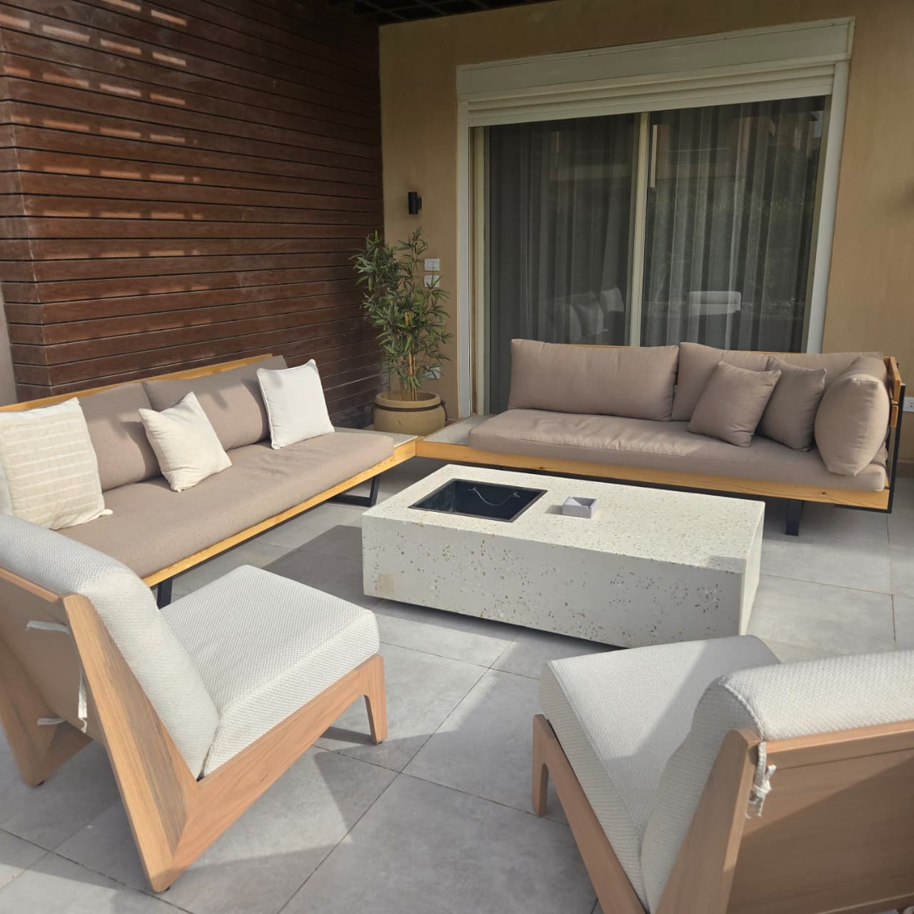 ASMNT Concrete Fire pit/Coffee Table 4