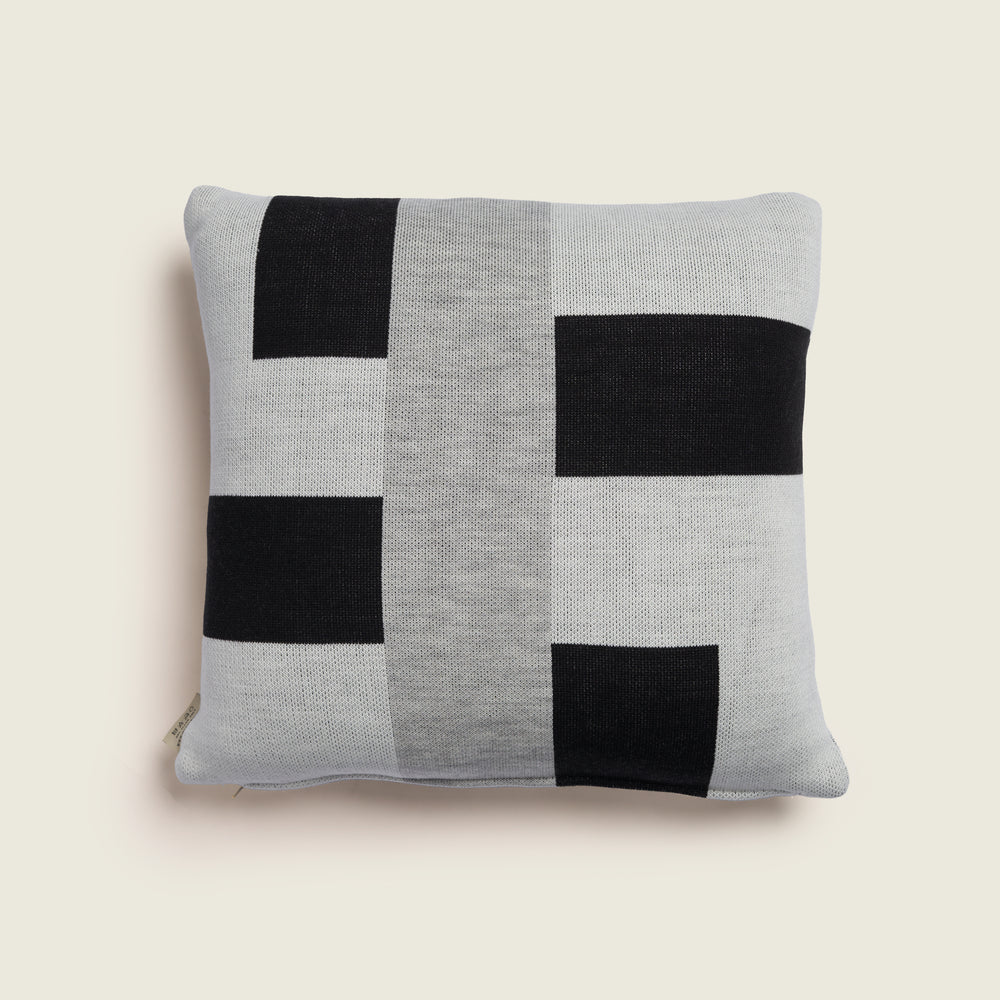 Dominique - Knitted Cushion 0