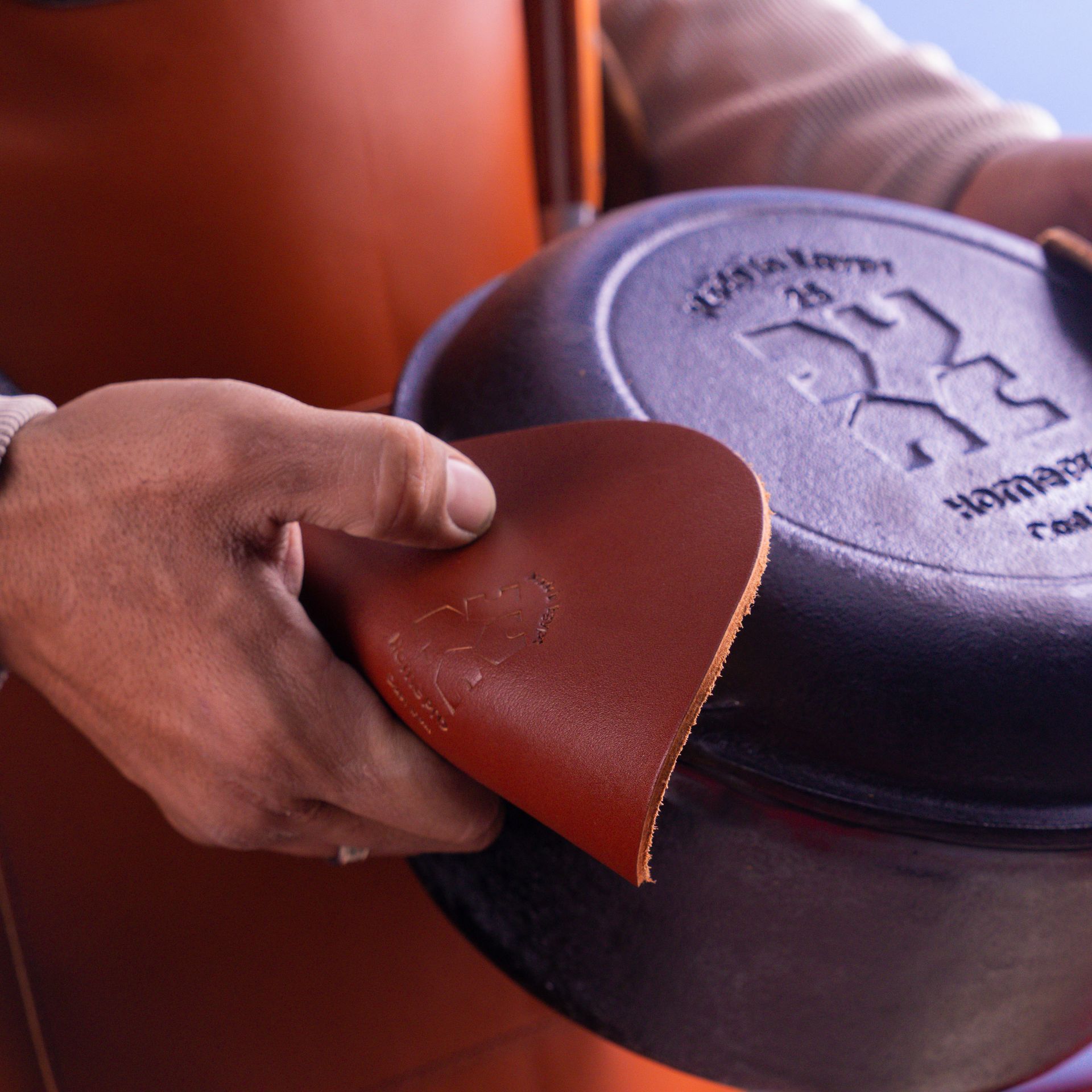 Genuine Leather Casserole Holder 0
