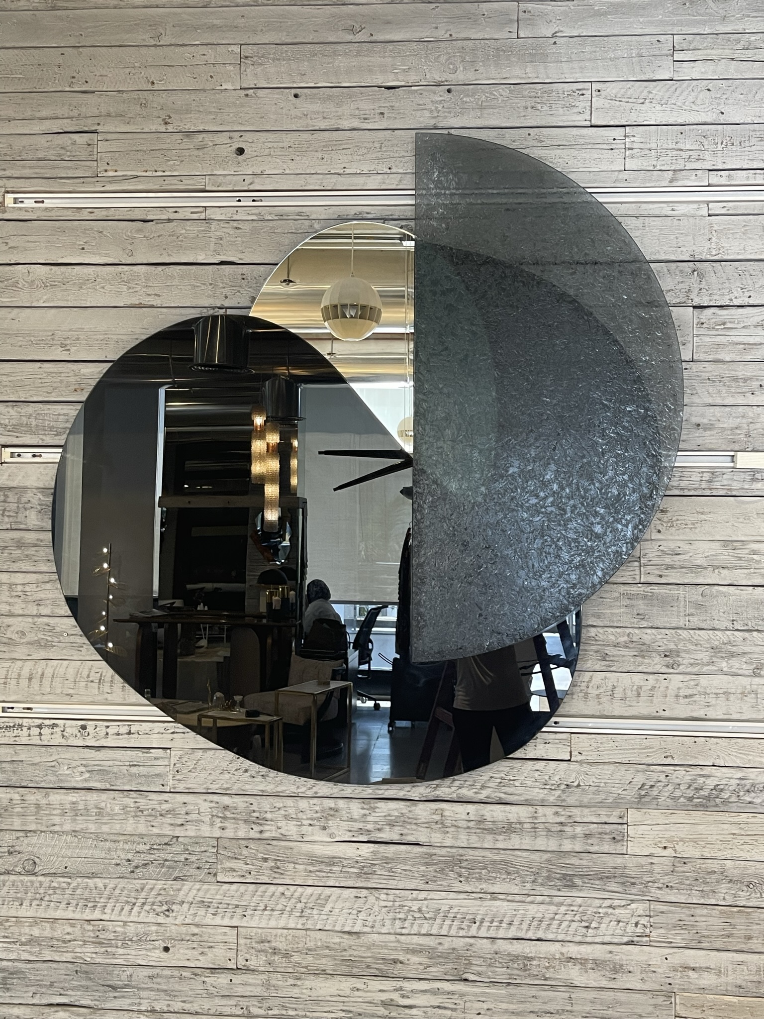 Abstract Arket Wall Mirror – Unique Geometric Accent 1