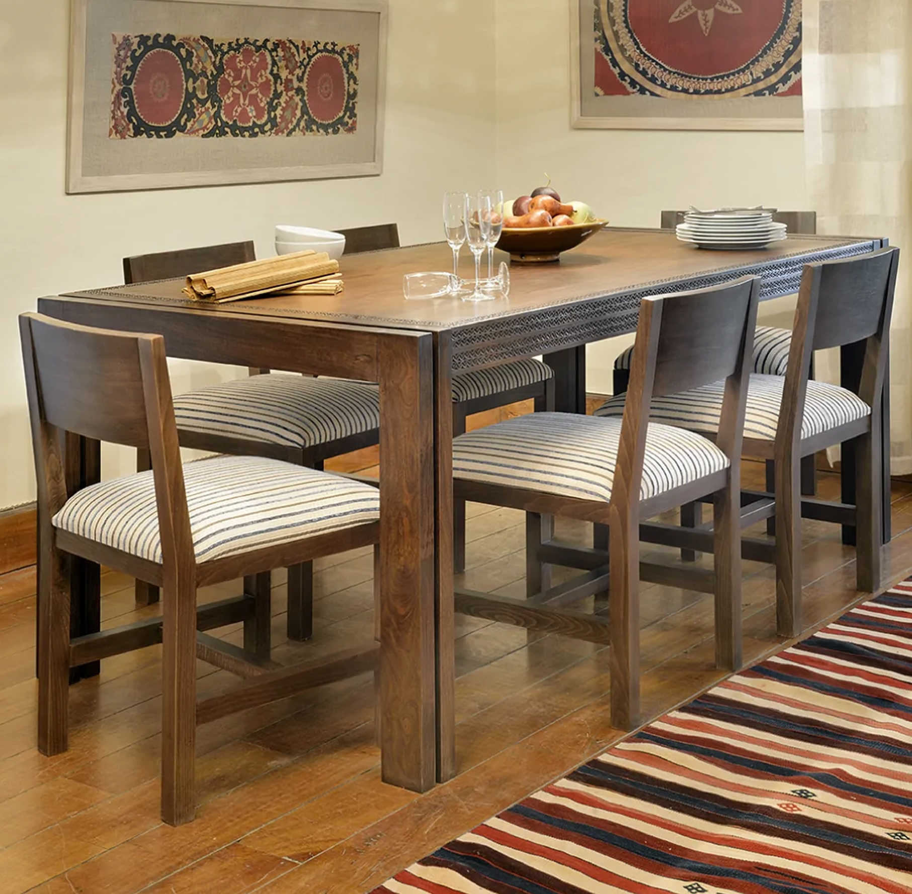 Enriche Classic Dining Table With Handcrafted Engravings 2