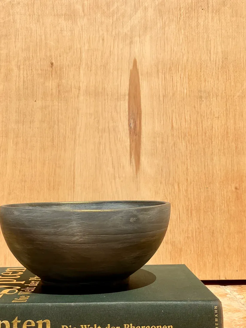Ancient Gold Black Ceramic Bowl – Matte Finish 1