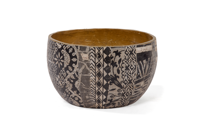 Black and white collage pot 0