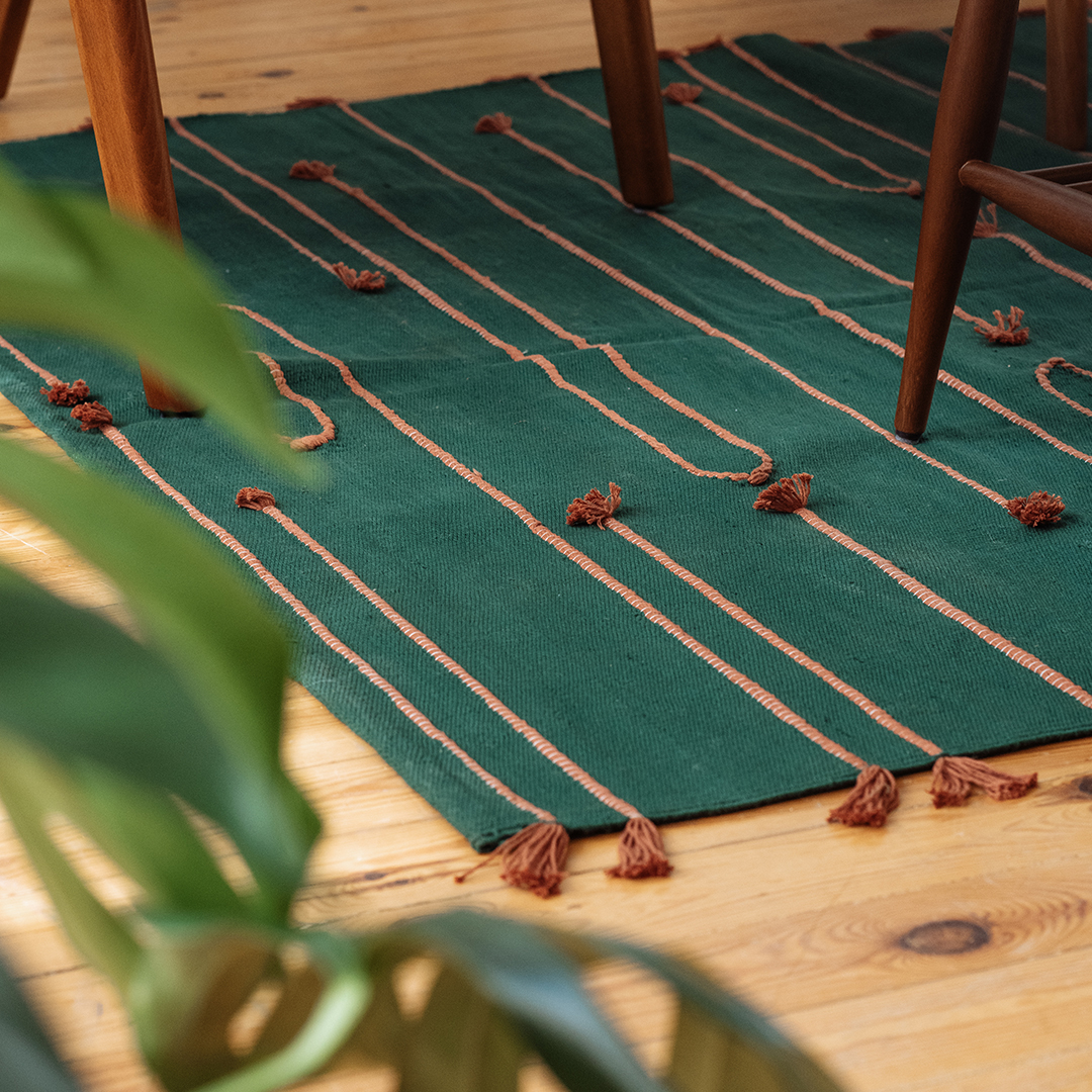 Emerald Green Handwoven Rug with Red Accent Detailing – Modern Minimalist Design 1