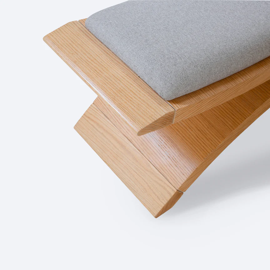 Cleo Banquette With Oak Wood And Plush Upholstery 3