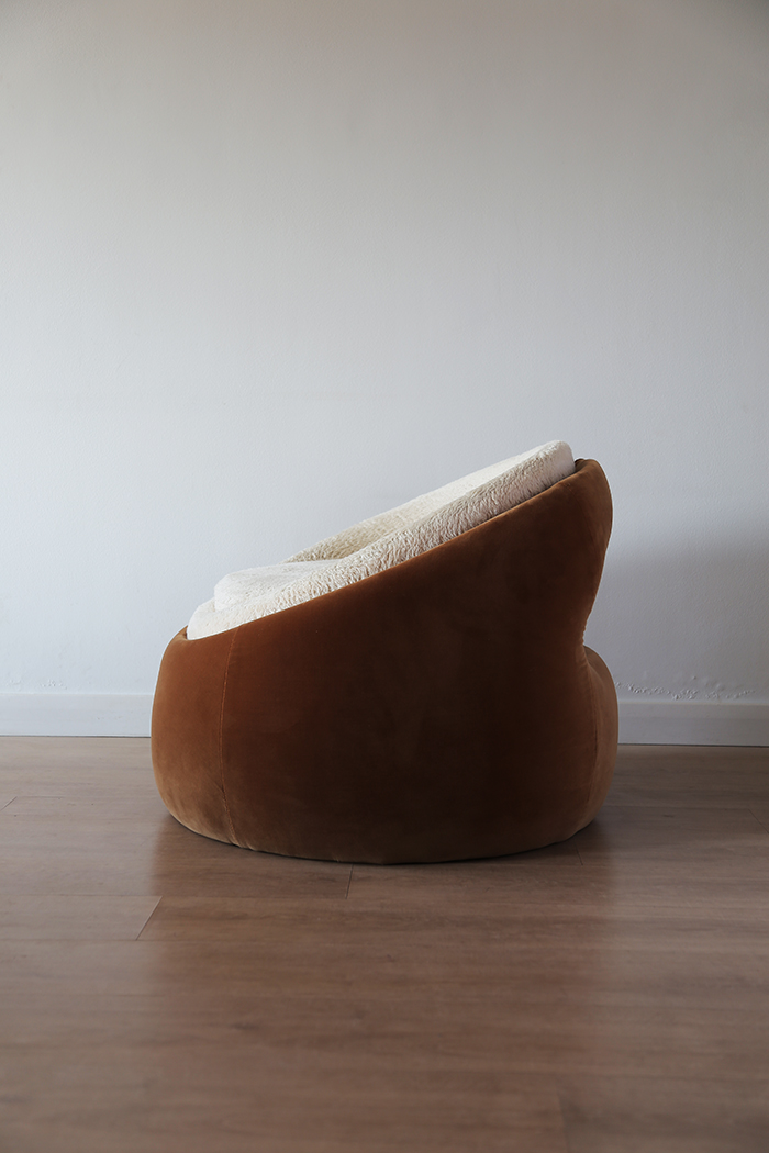 Nordica Cheesecake Chair Upholstered In Round Design 1