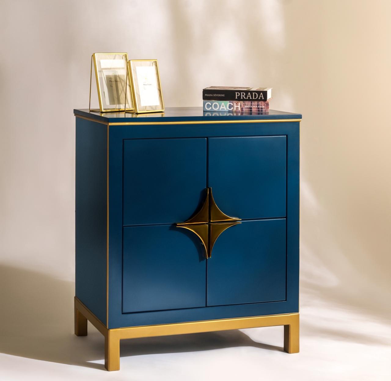Diamond Cabinet with Shelves & Gold Star-Shaped Knob 3