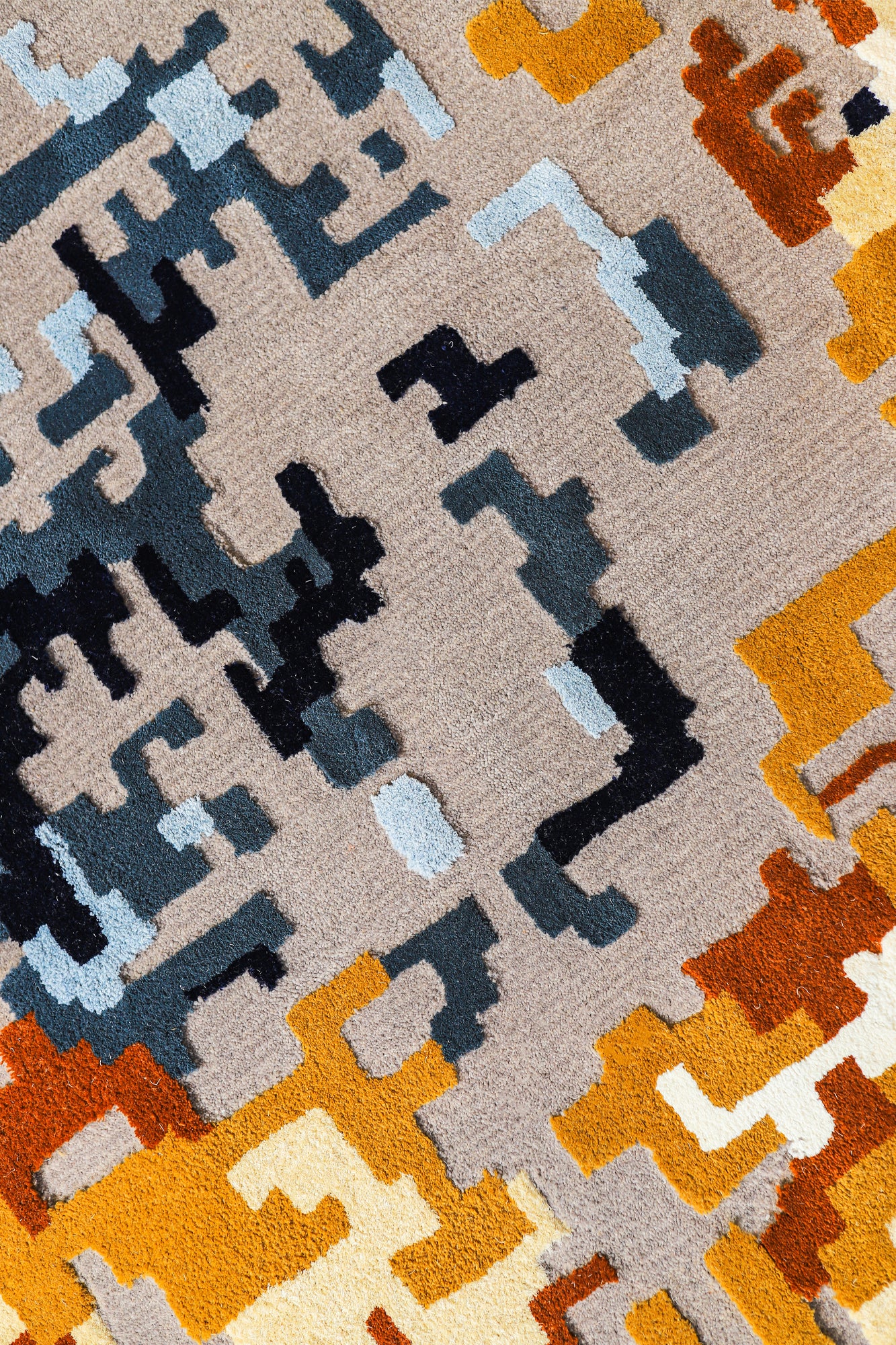 Luminaria Hand-Tufted Wool Blend Rug 1