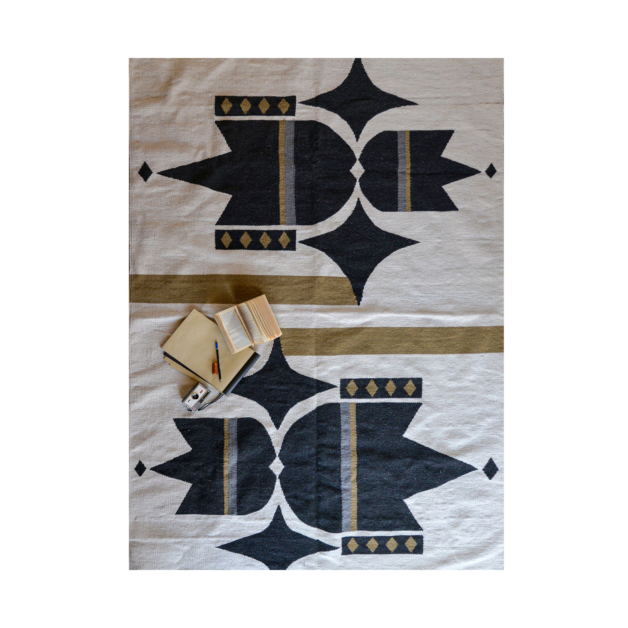 Lotus Flower Kilim Carpet 0