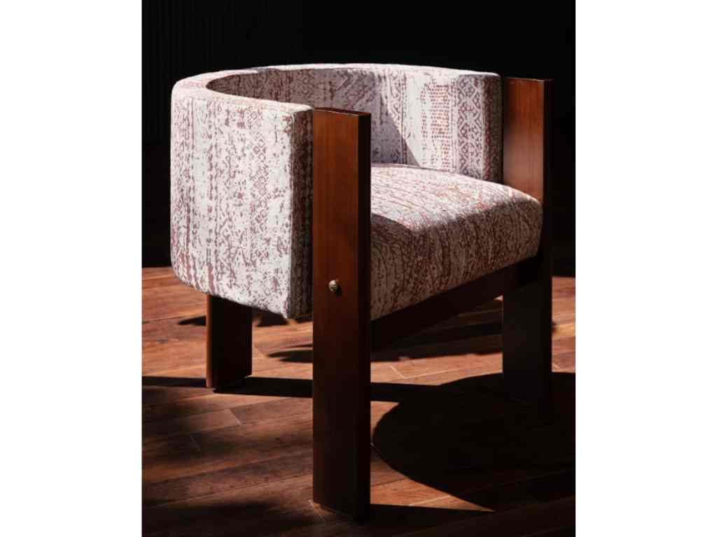 Curved Armchair 0