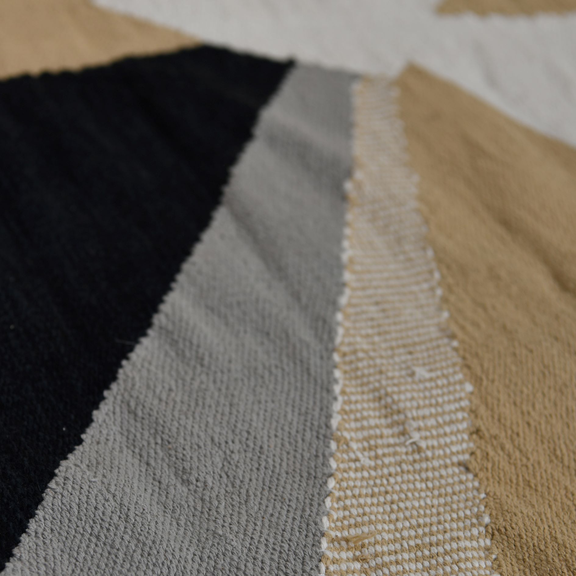 Blossom Cotton Kilim Carpet 3