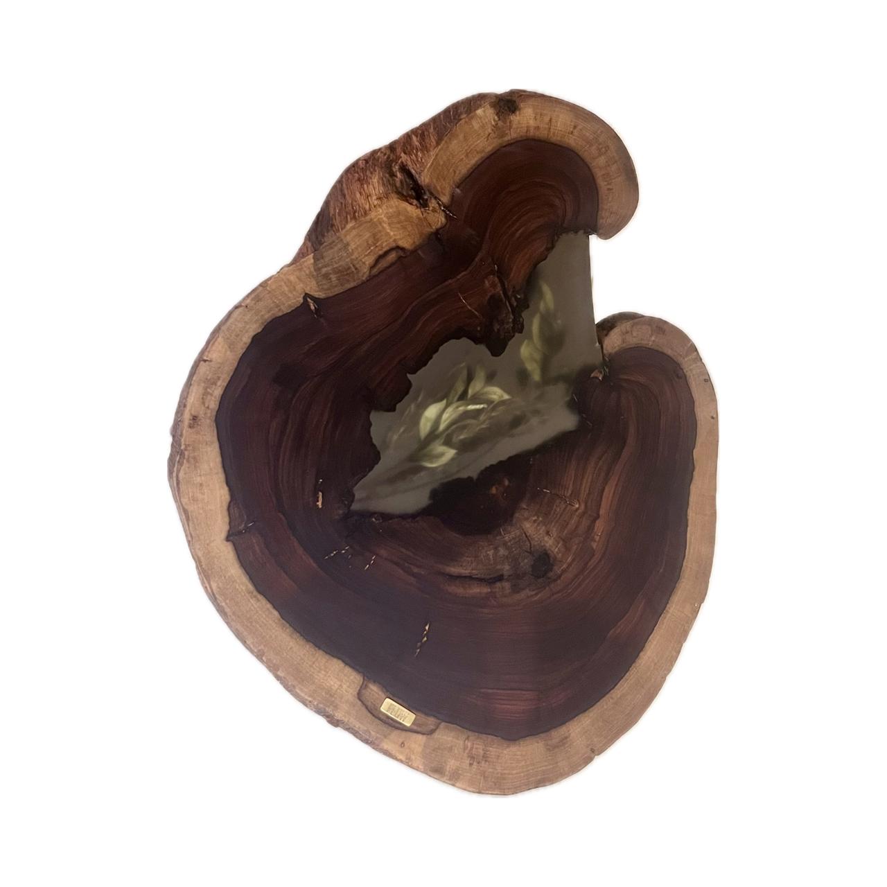 Tree Log Side Table – Resin & Natural Leaves 1