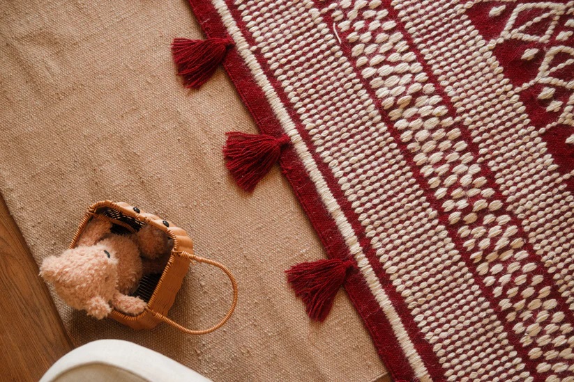 Marrakesh Kilim Rug – Rich Burgundy Elegance with Handwoven Tassels 1