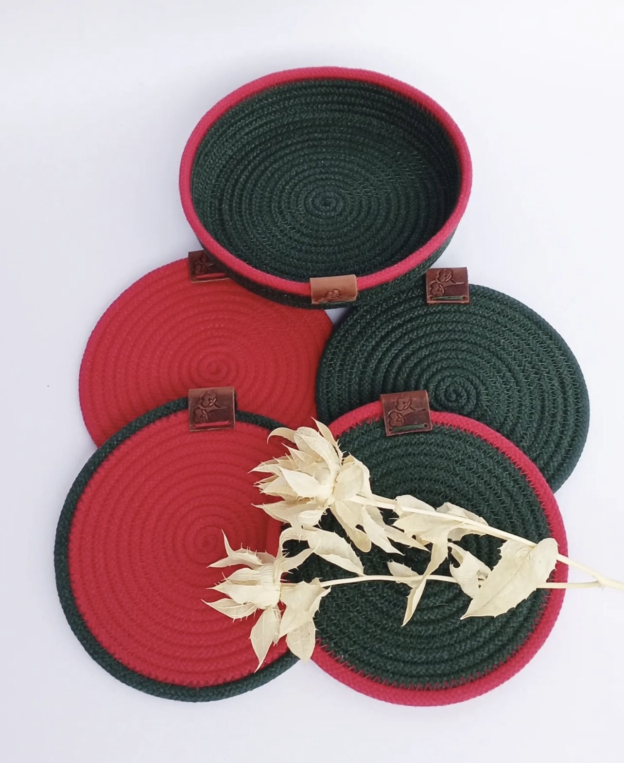 Handmade Woven Coasters Set , 4 coasters and plate 0