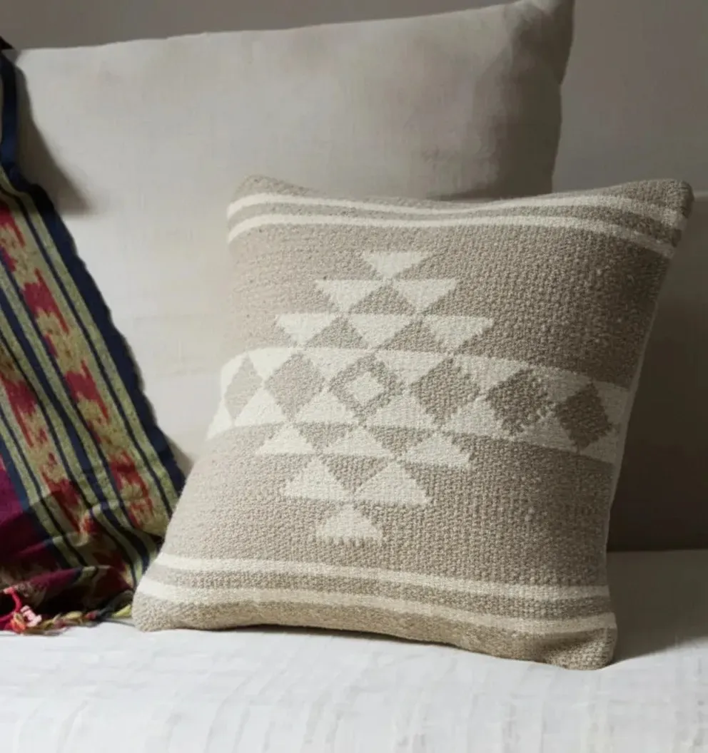 Neutral Sahara Cushion 2
