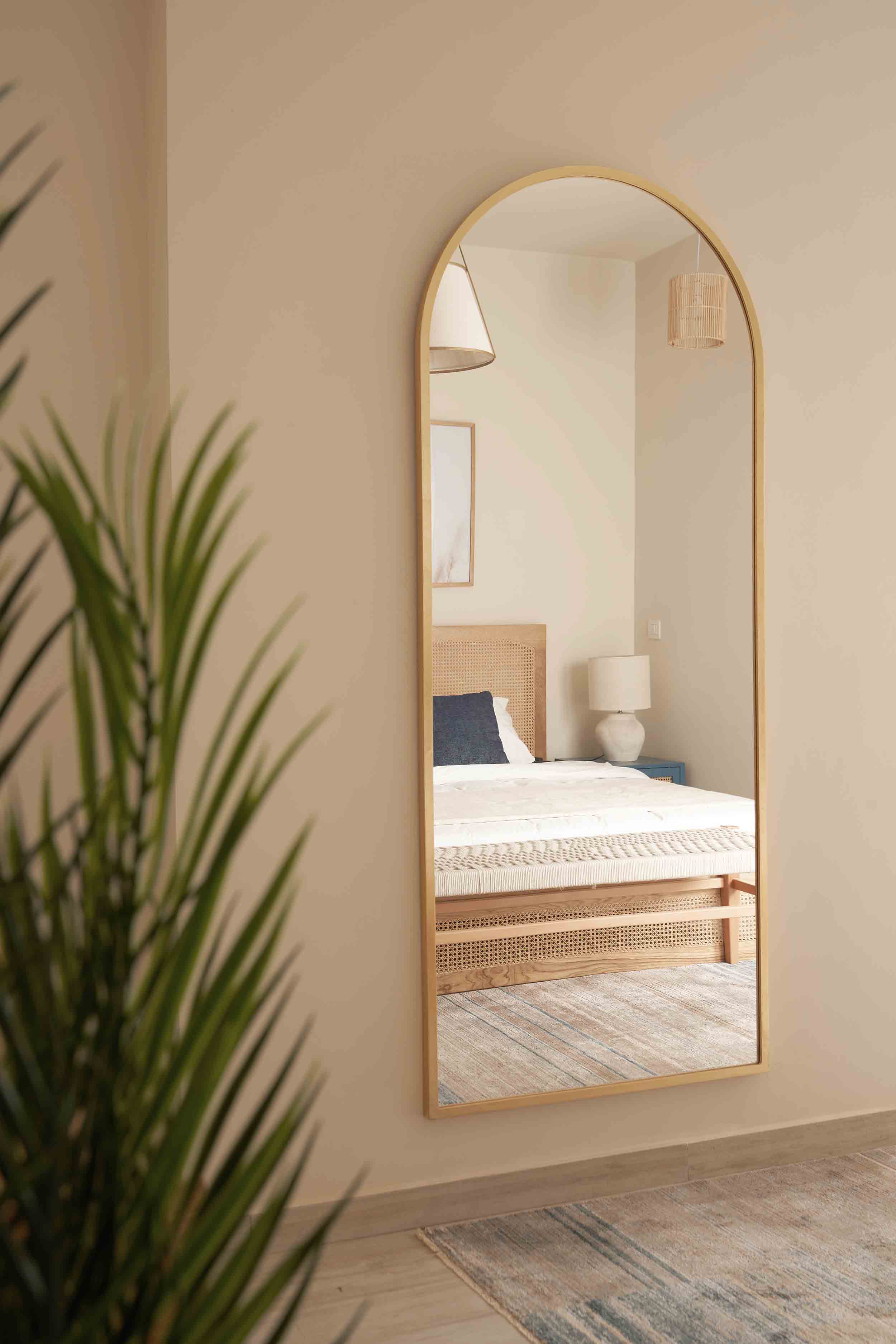 Alexa Arched Gilded Wood Mirror 1