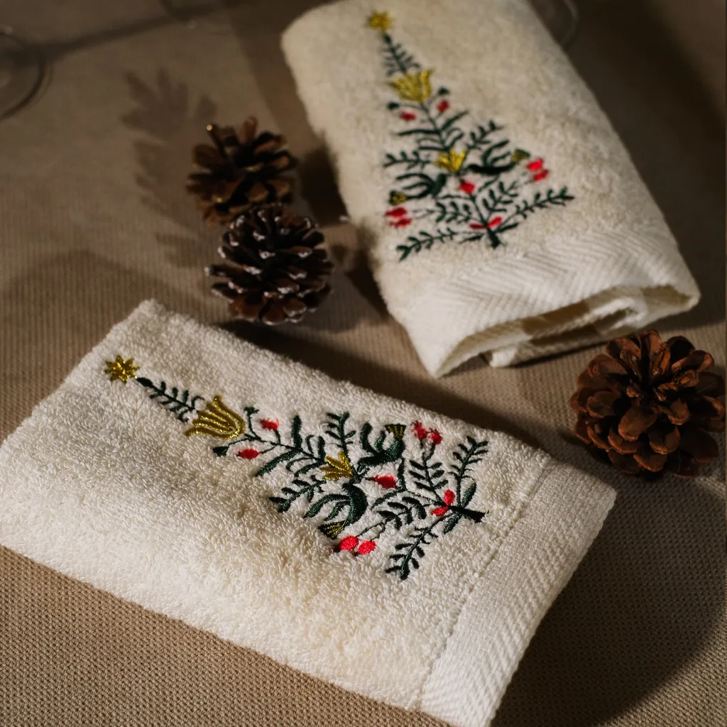 Peaceful Christmas Guest Towels Set 2
