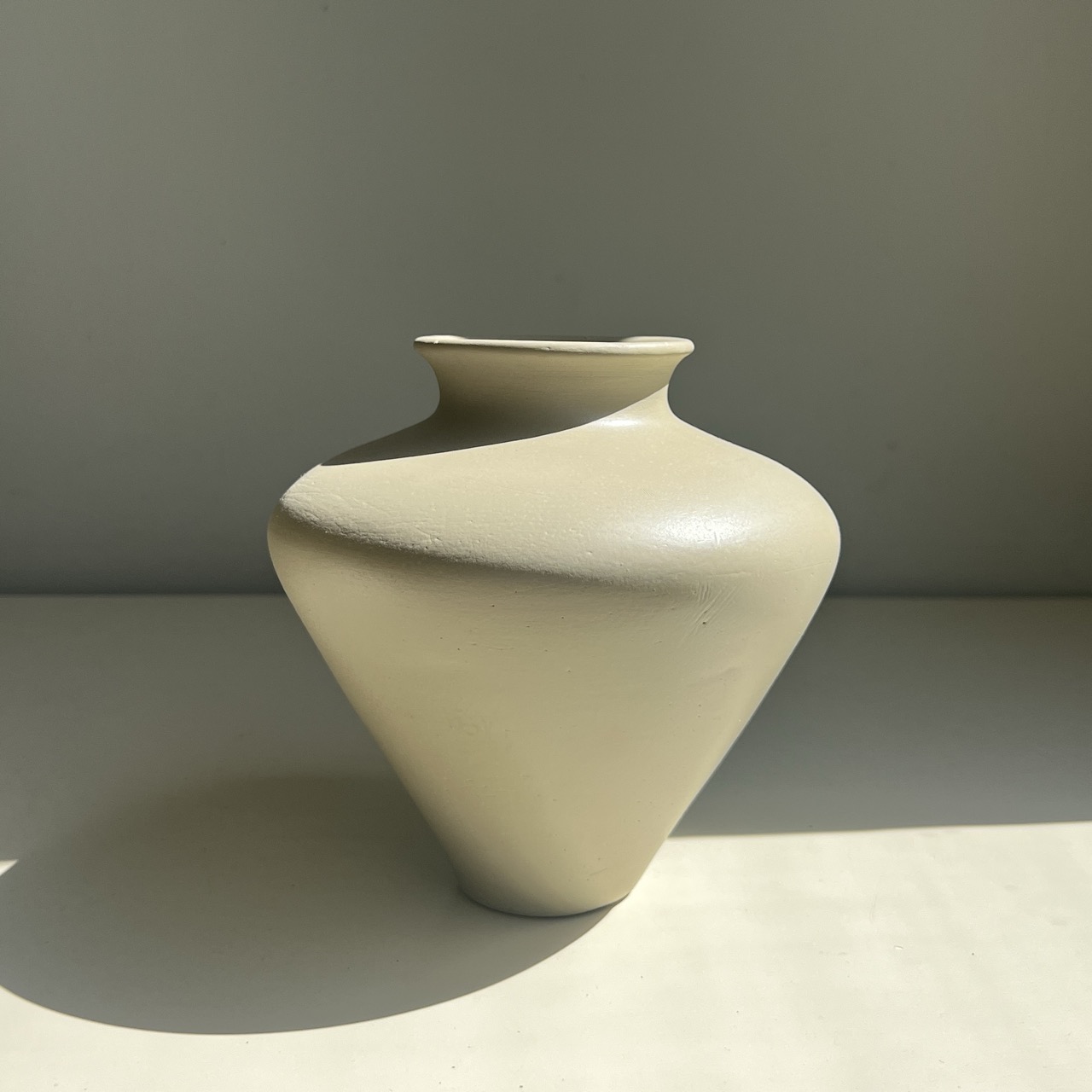 Asian vase 0